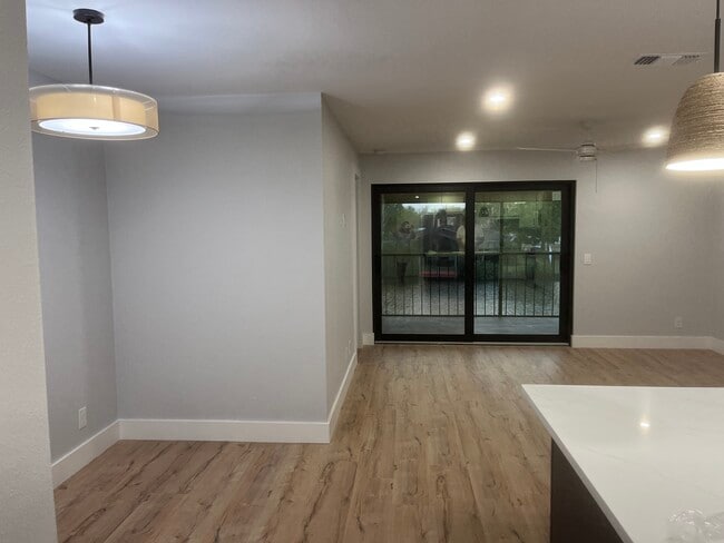 Building Photo - 662 Yardarm Dr