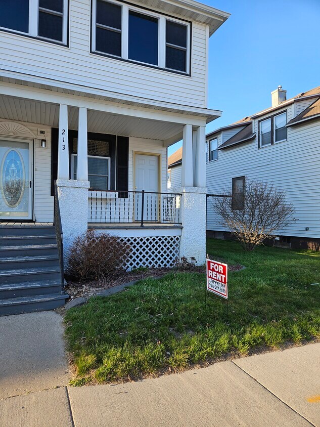 215 W. Pulaski St (upper) - 213 W Pulaski St
