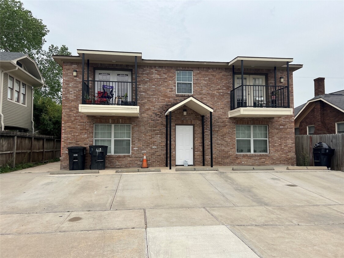 Primary Photo - 4719 Clay St