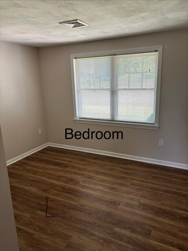 Foto del edificio - 16 Robinhood Ln