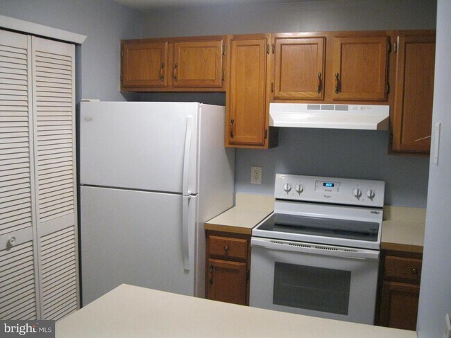 Building Photo - 2912B Auburn Ct
