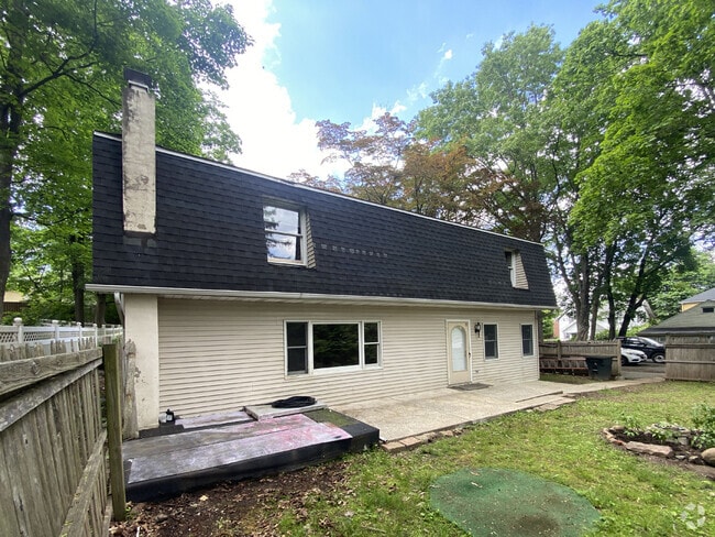 Building Photo - 318 Harrington Ave