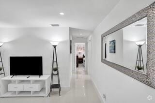 Building Photo - 4314 SW 48th Ct