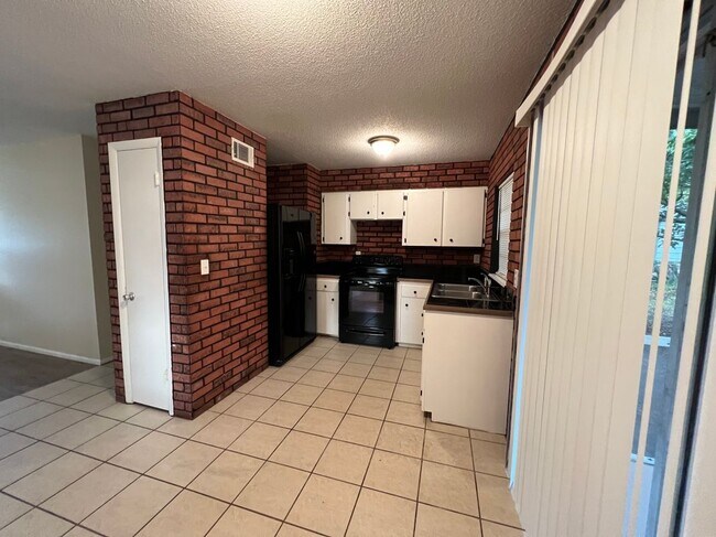 Foto del edificio - 3325 Daryl Terrace