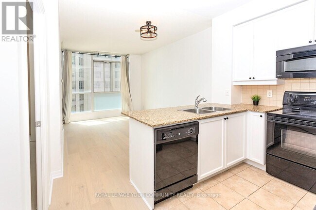 Building Photo - 225-2225 Webb Dr