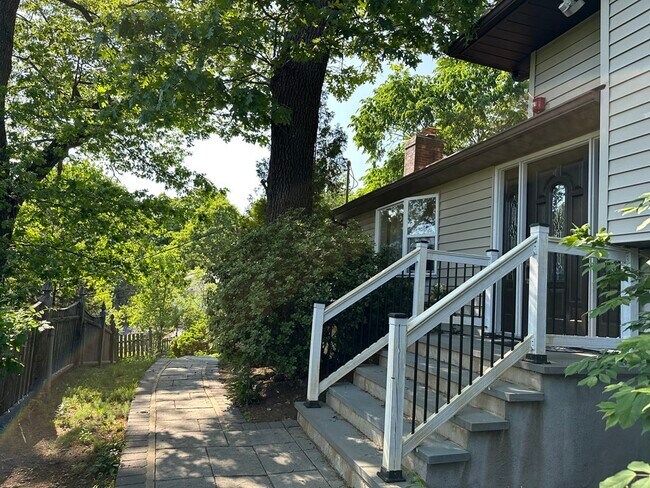 Foto del edificio - 35 Glen Cir