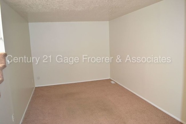 Foto del edificio - Updated 2 Bedroom Townhouse