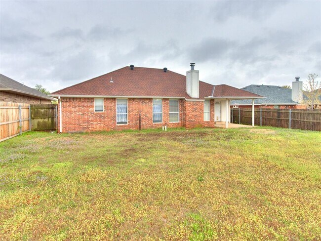 Foto del edificio - 1717 Foxfire Rd