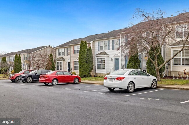 Building Photo - 321 Copperfield Ln