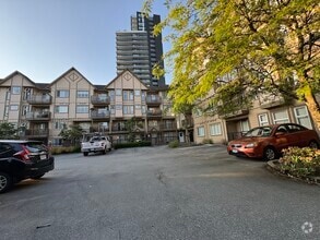 Building Photo - 401-10289 133 St