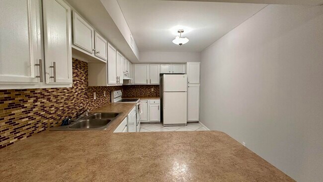 Foto del edificio - 3150 Leewood Terrace