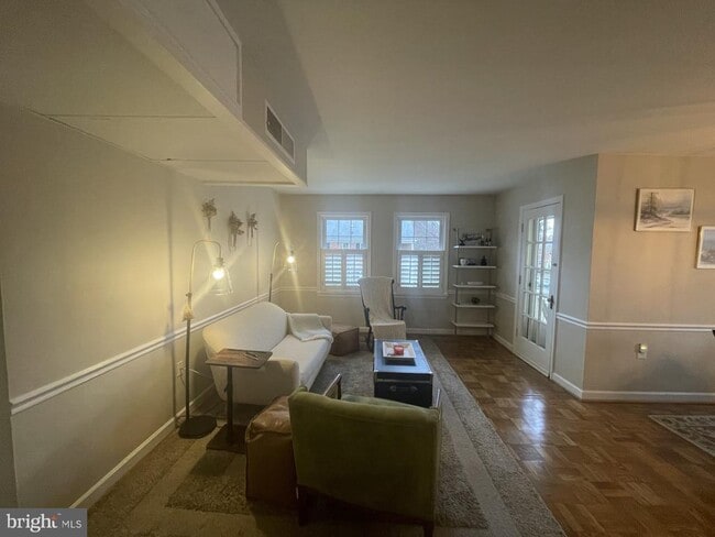 Foto del edificio - 6610 Potomac Ave