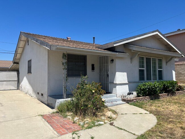 Building Photo - Single story 3 bedroom House