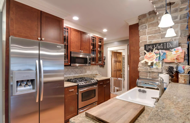 Kitchen - 126 Lathrop Ave