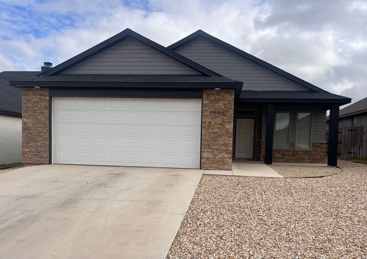 Primary Photo - 3 Bedroom Rental Available July 9th in Fre...