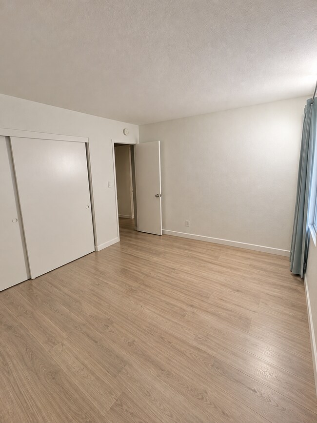 Foto del edificio - 1040 W MacArthur Blvd