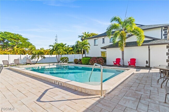 Foto del edificio - 1429 Cape Coral Pkwy W