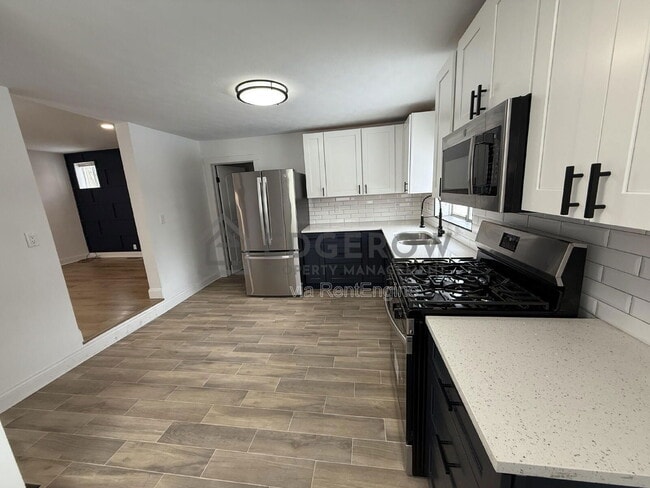 Foto del edificio - 1004 Garfield Ave NW