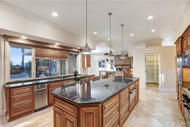 Building Photo - 6897 Chartwell Dr