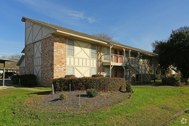 Building Photo - The Colony of San Marcos