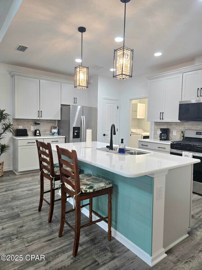 Foto del edificio - 8958 Parrot Pl