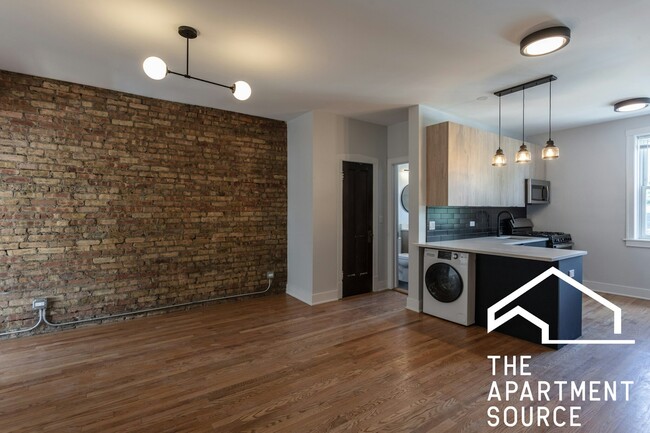 Building Photo - 4007 N Lowell Ave
