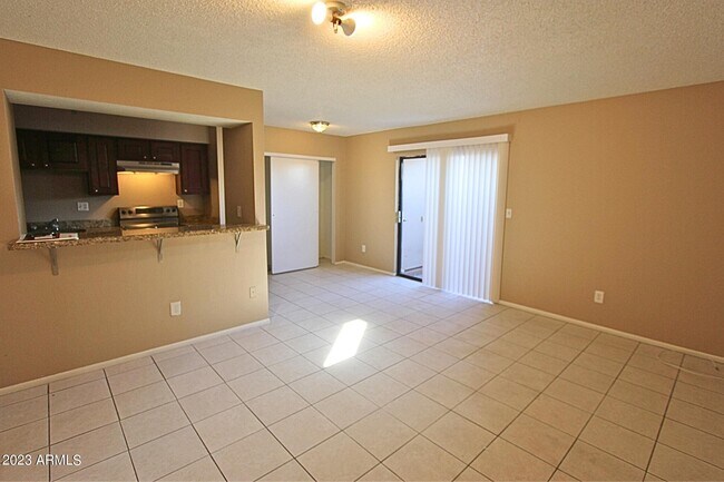 Building Photo - 410 E 9th Ave