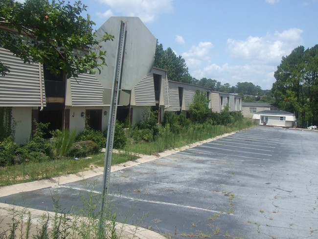 Building Photo - Terraces At East Point