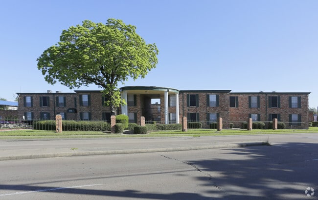 Building Photo - The Atrium At 5606