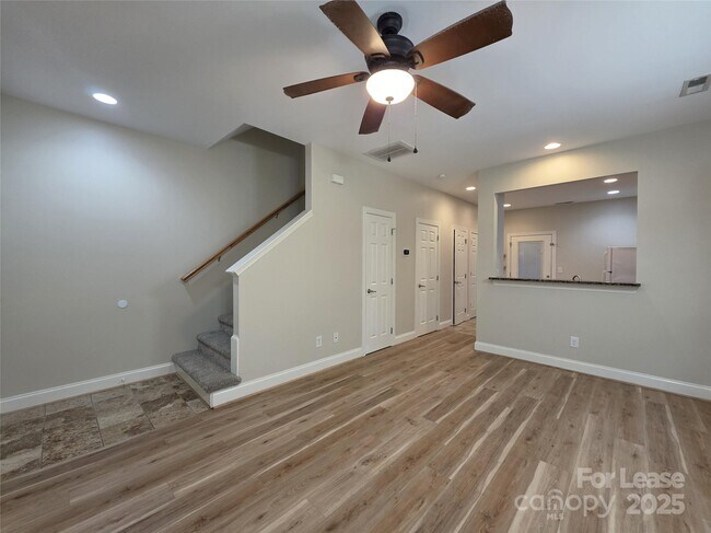 Foto del edificio - 108 Maple Ave NW