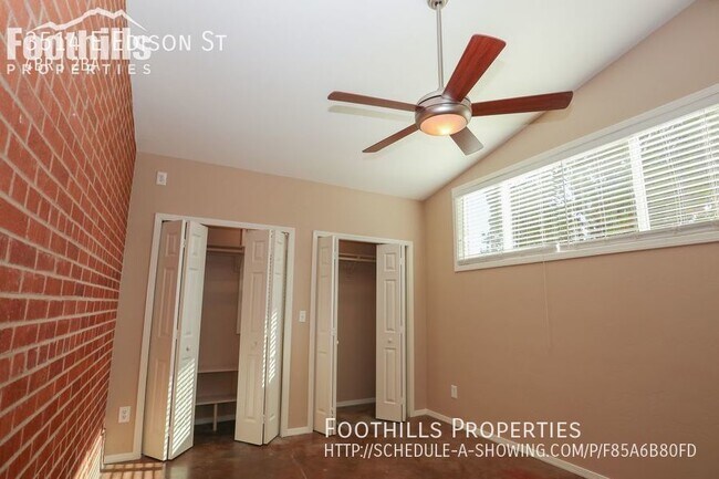 Building Photo - 4 BR 2 BA - Midtown House