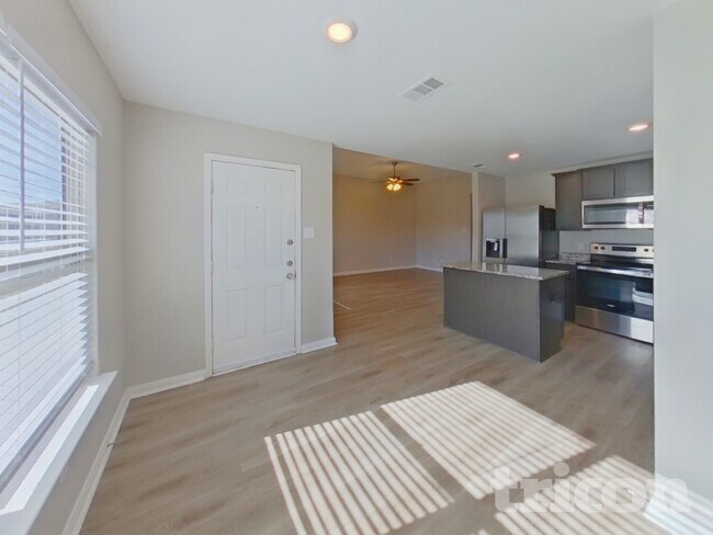 Building Photo - 118 Bush Dr