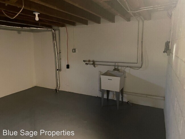 Building Photo - 3 br, 1 bath House - 528 Chester Ave