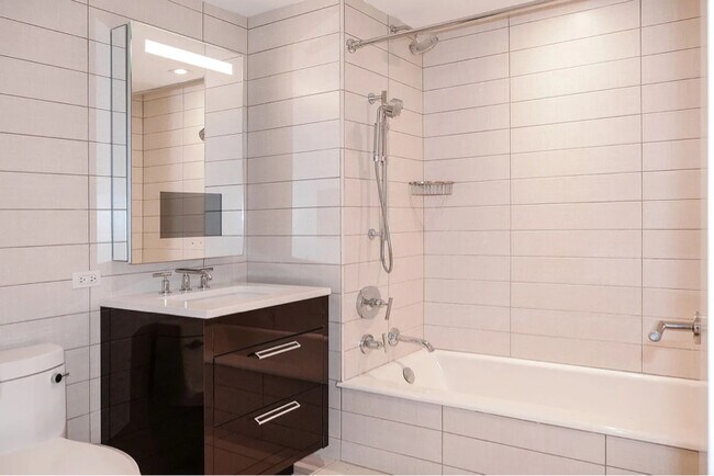 Foto del edificio - 227 W 77th St