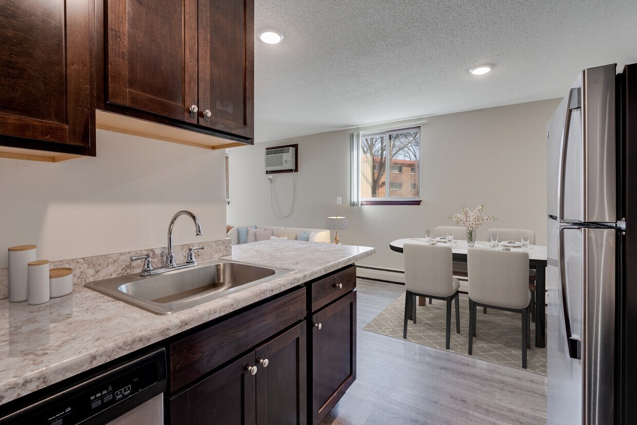 Diamond Eight Terrace Apartments in Saint Anthony, MN