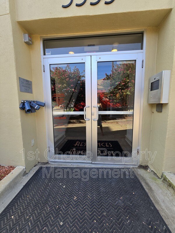 Foto del edificio - 3333 Darcy St