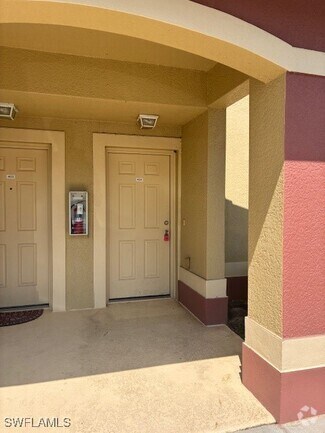Building Photo - 9430 Ivy Brook Run