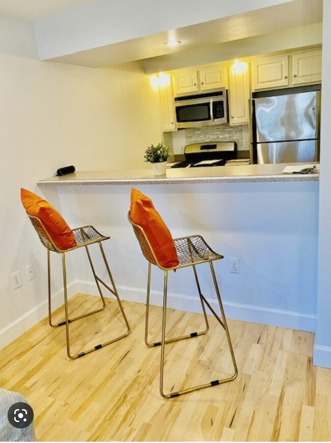 breakfast nook - 103 S Grove St