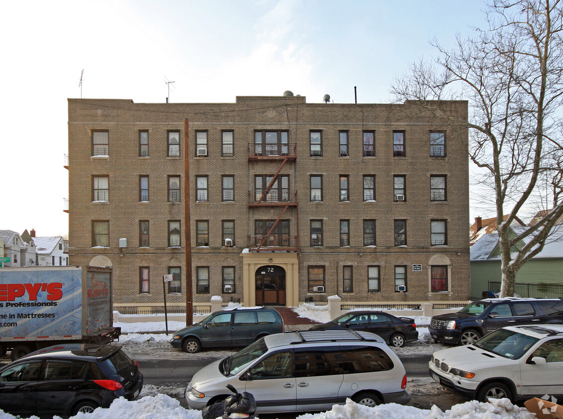 Primary Photo - 72 Ridgewood Ave