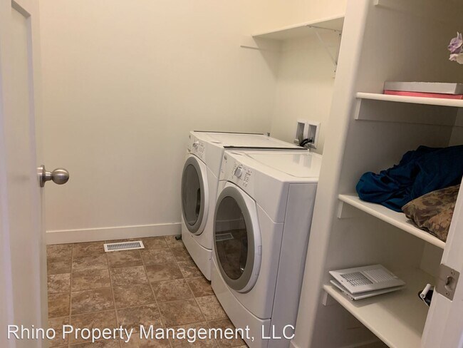 Building Photo - 6 br, 3.5 bath House - 14795 S. Rising Sta...