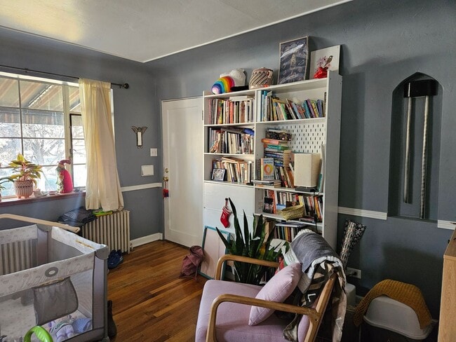 Building Photo - 19th