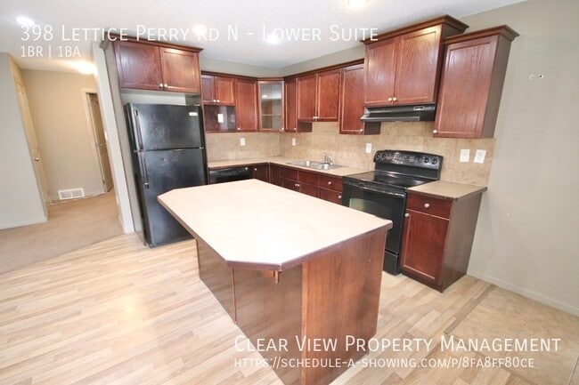 Building Photo - Bright and spacious 1 bedroom, 1 bathroom basement suite with ALL UTILITIES included!! **Showings...