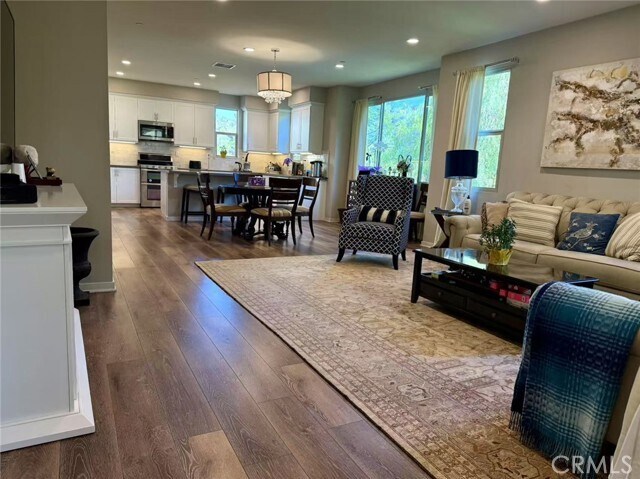 Foto del edificio - 21452 Dahlia Ct