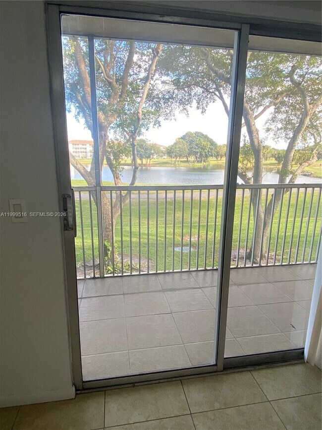 Foto del edificio - 301 SW 135th Ave