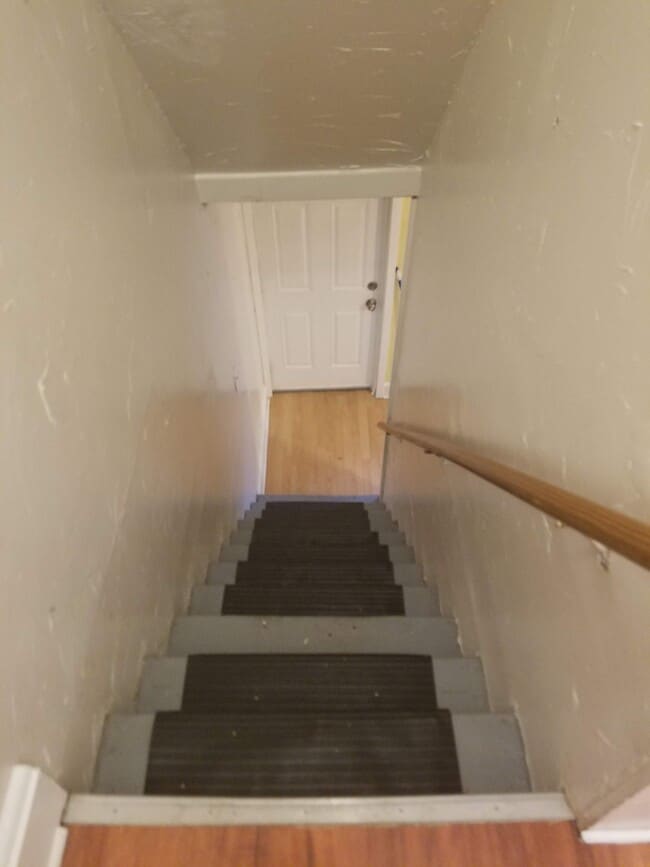 Stairs - 31 Shetucket Ave