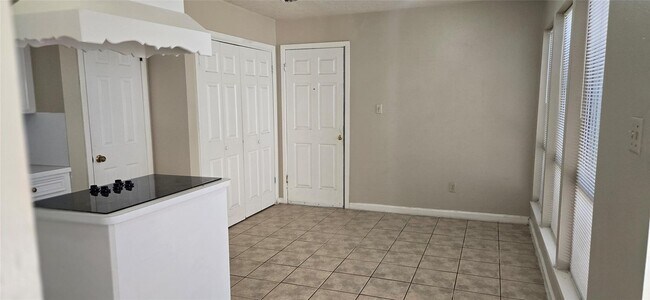 Foto del edificio - 2207 St James Ct