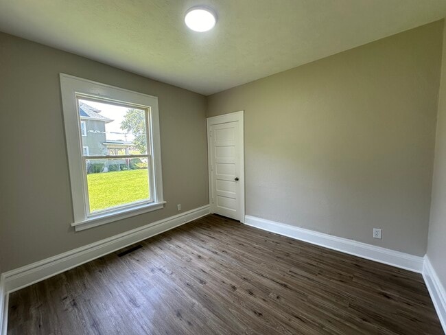 Building Photo - 1412 Elm St