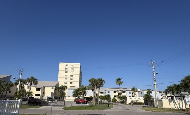 Foto del edificio - 700 Golden Beach Blvd