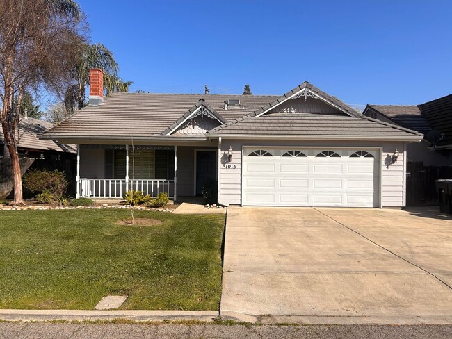 Building Photo - Great home for rent in Visalia!