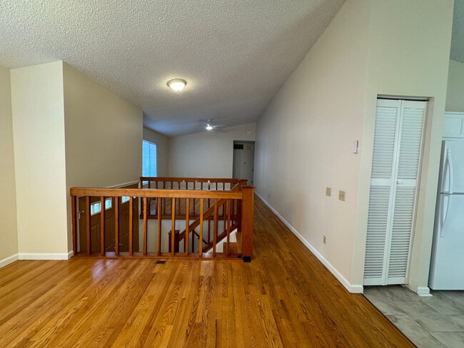 Building Photo - Beautiful home on quiet cul-de-sac